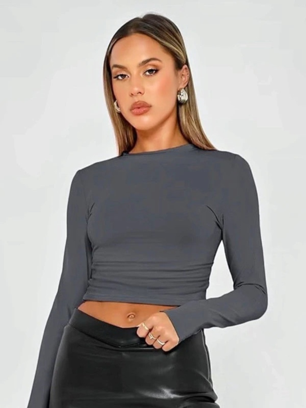 Long Sleeve Ruched Crop Top in Gray & BLACK Like New-PACK OF 2
